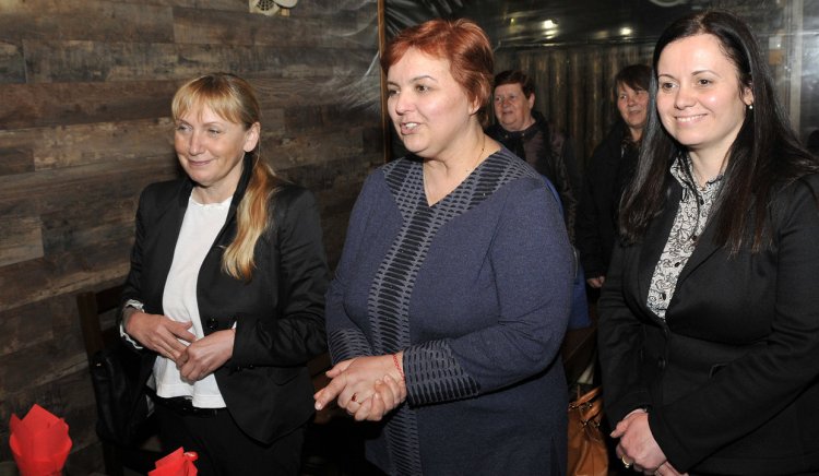 Елена Йончева се срещна с Демократичния съюз на жените в град Харманли